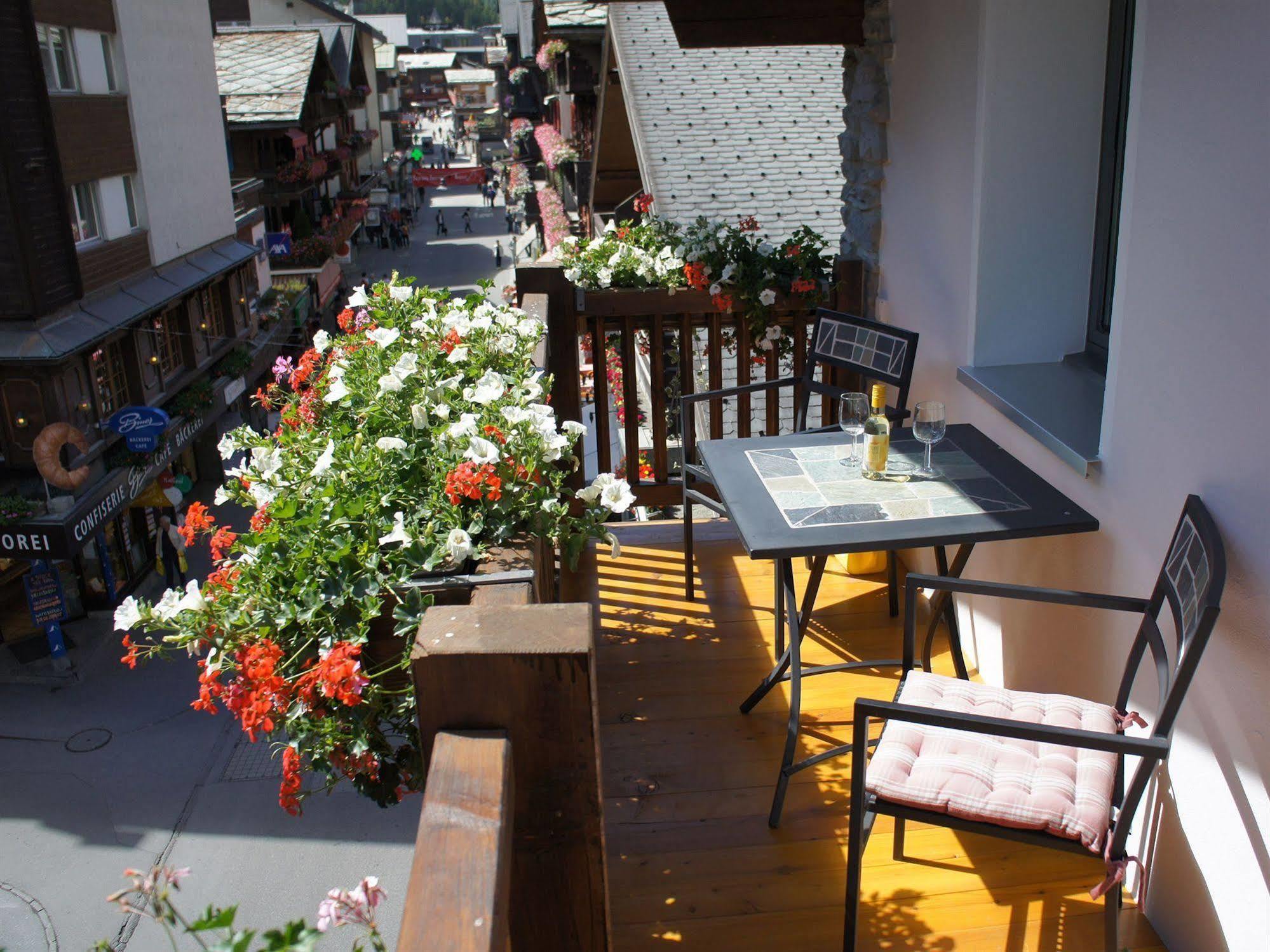Alpine Lodge Zermatt Exterior photo
